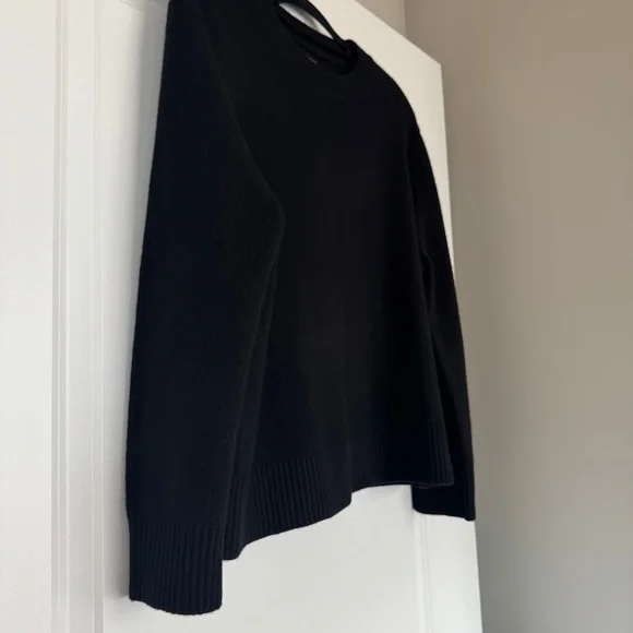 NWOT! | QUINCE Women's Mongolian Cashmere Oversized Crewneck Sweater Black Small - Picture 4 of 11